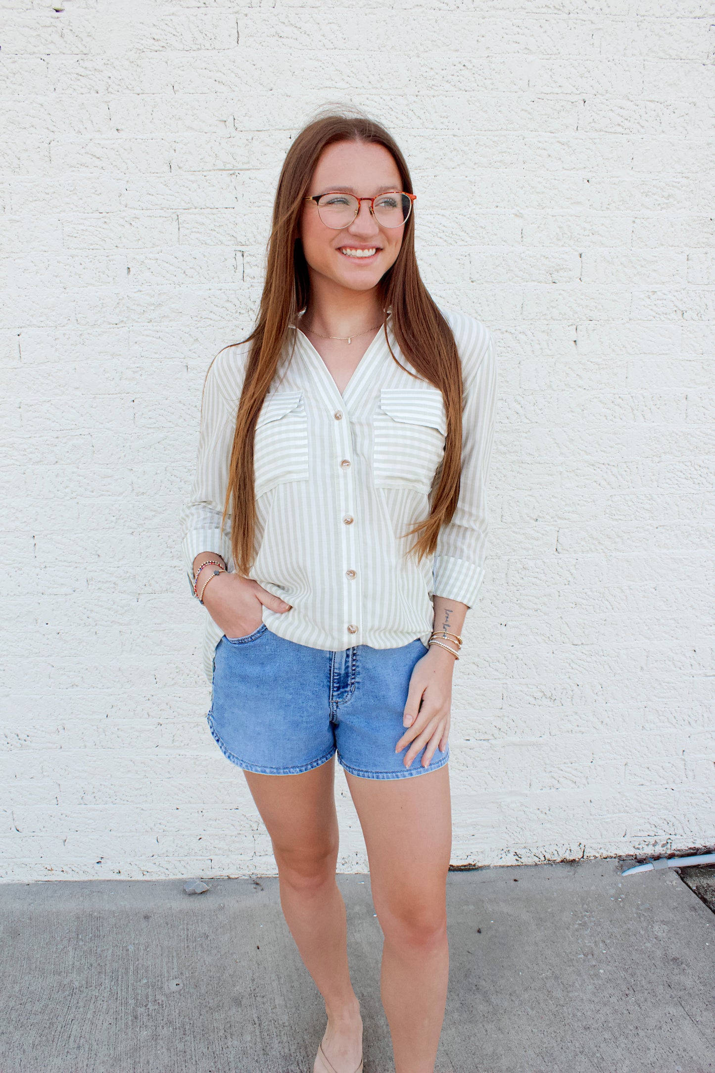 BLUSH & BREEZE BUTTON UP