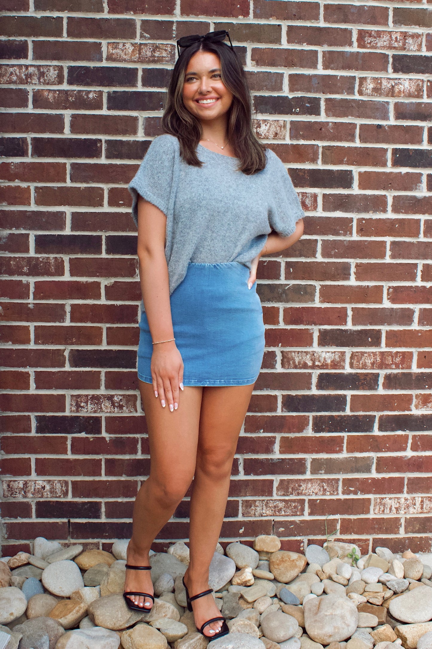 THIN AND SIMPLE SWEATER