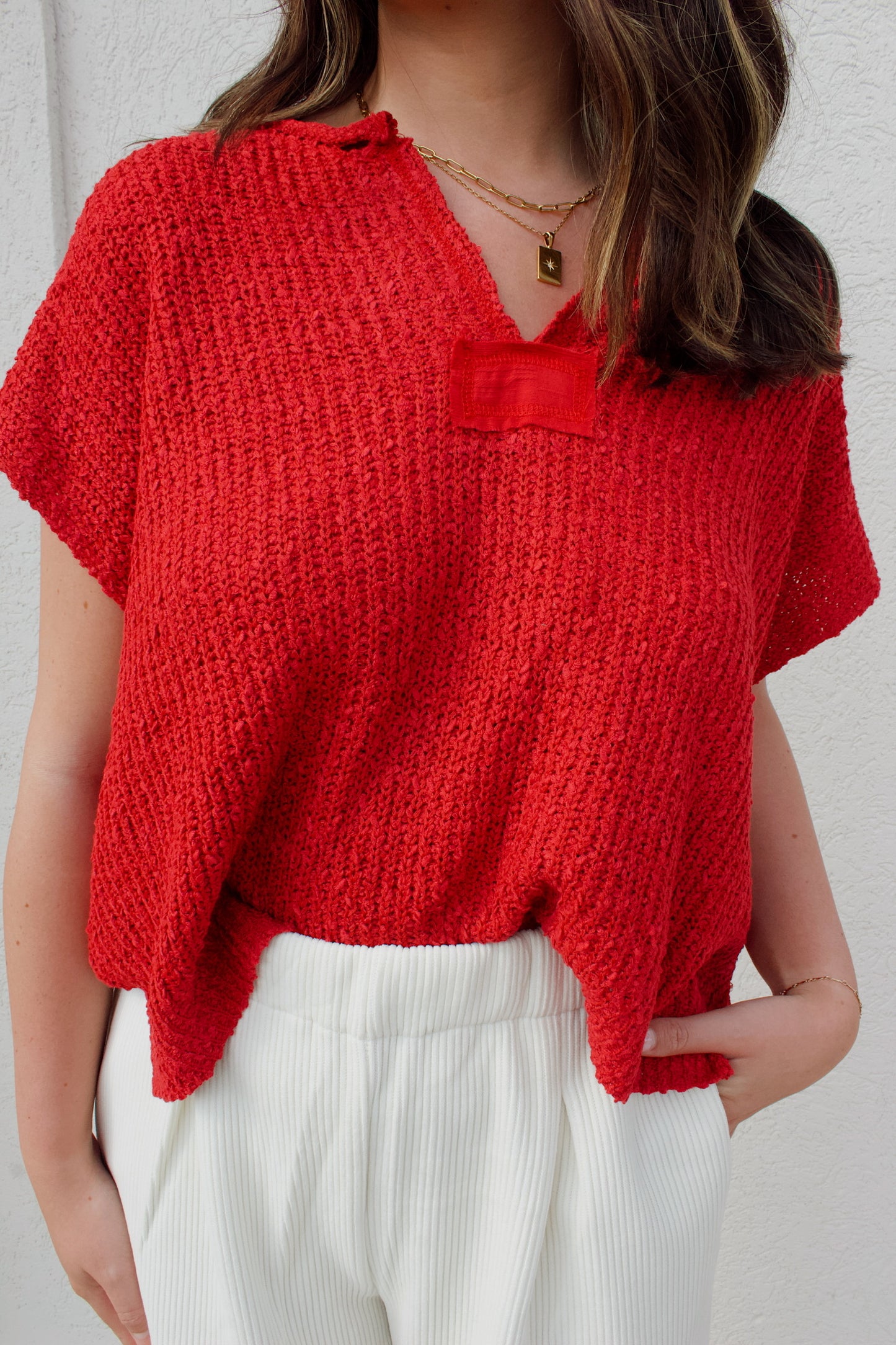 PATCH SLEEVELESS SWEATER