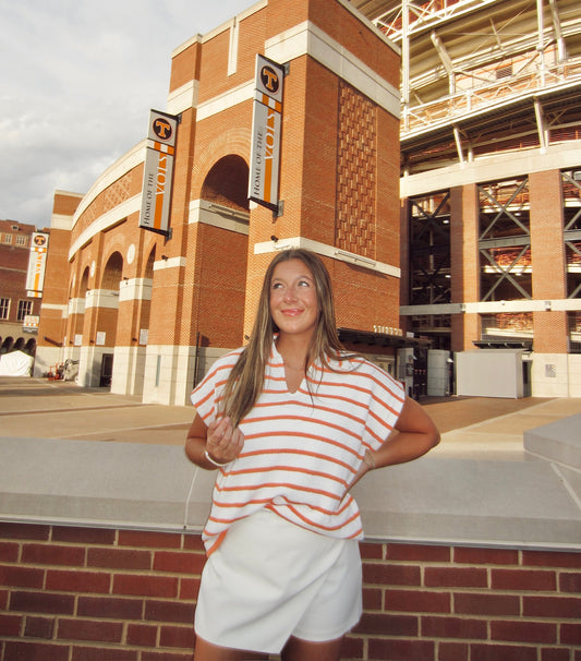 ROCKY TOP COLLARED V NECK