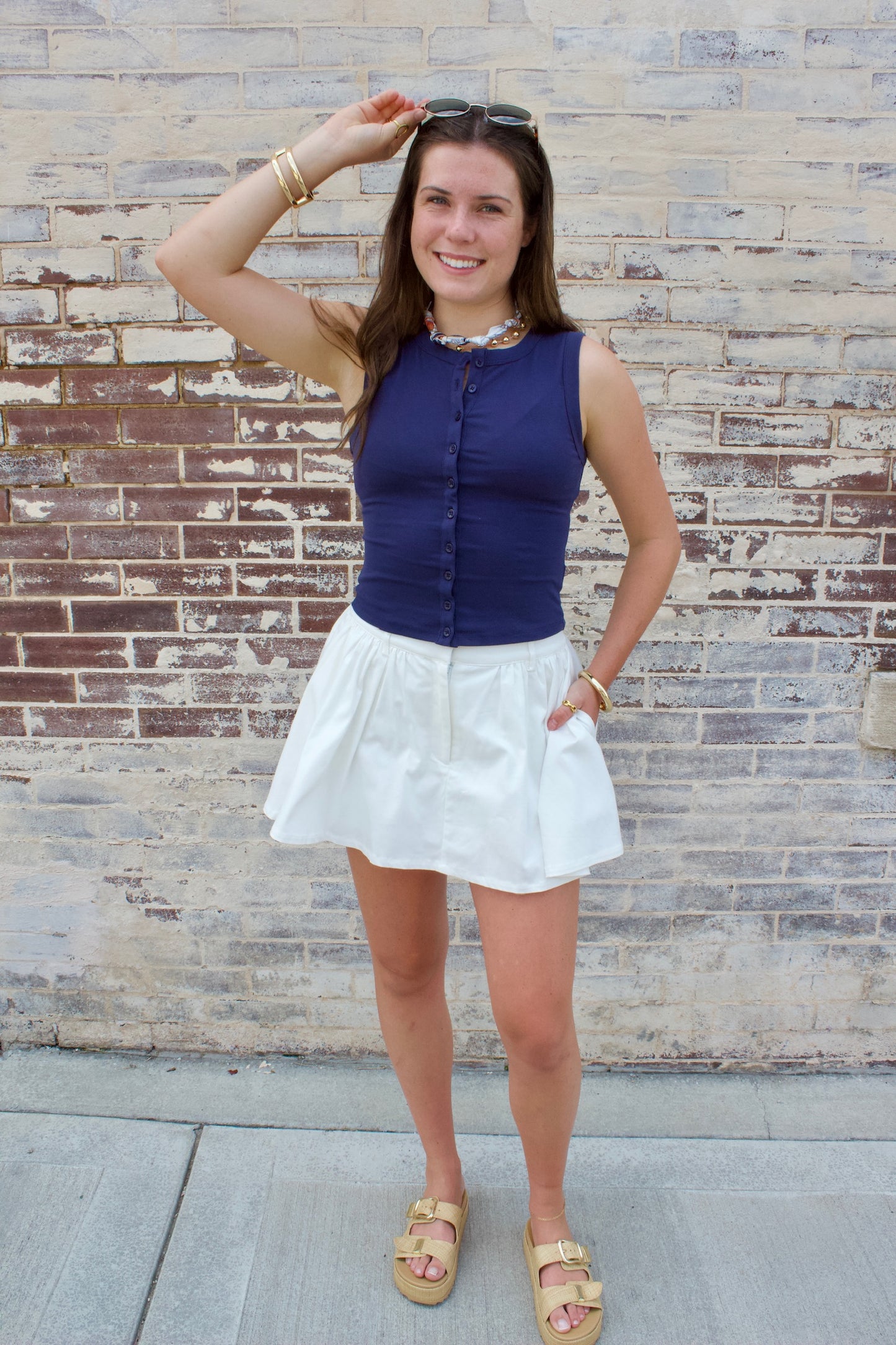SLEEVELESS BUTTON TANK