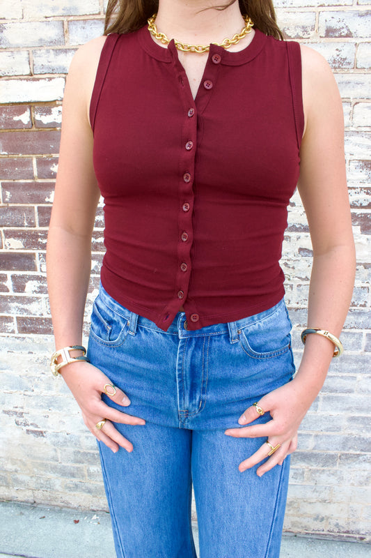 SLEEVELESS BUTTON TANK