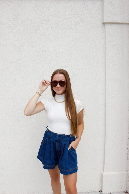 BUCKLE DETAIL SHORTS