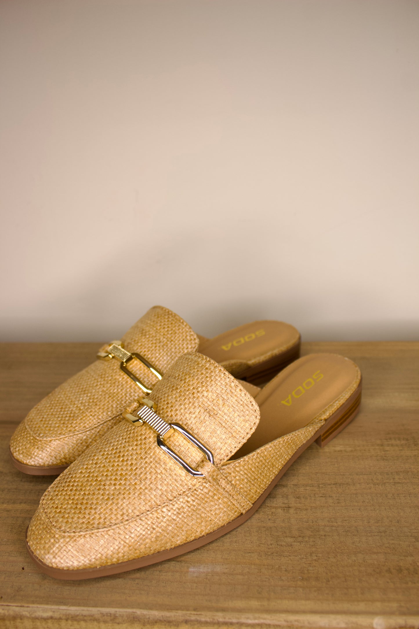 ELANOR FLAT